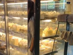 面包甜点陈列柜-凯司令西点房(虹桥路站店)
