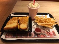 -The Habit Burger Grill 哈比特汉堡(复兴soho店)