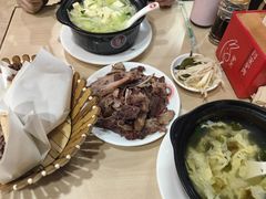 -闫家驴肉老店(华电一校店)