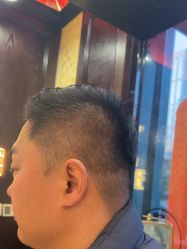-东方先生国潮男士理发馆