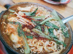 方便面砂锅-清真·马文砂锅大全(麦苋街店)