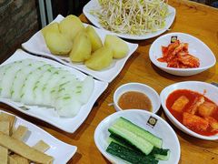 -喇喇排骨火锅·传统韩式脊骨汤(望京西园总店)