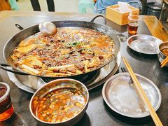 -鸿顺老铁锅美蛙鱼府(解放碑店)