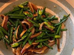 韭菜炒猪耳-半山腰·云南菜(侨福芳草地店)