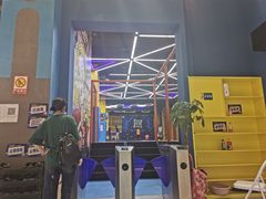 -爱蹦iBOON蹦床运动馆(江汉店)