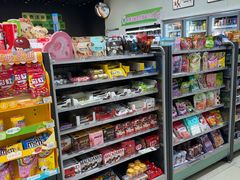 -全家便利店(江湾镇站店)