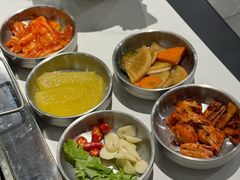 -山野的朋友露营炭火烤肉