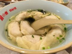 鲜肉大馄饨-小姜锅贴(凤凰街店)