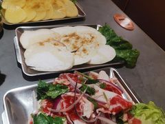 -围炉肉舍•炭烤活鳗•丹东海鲜烤肉(步行街店)