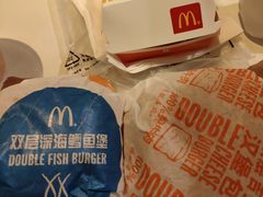 -麦当劳(世界城广场店)