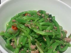 -费大厨辣椒炒肉(高铁吾悦广场店)
