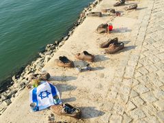 -多瑙河畔鞋履雕塑