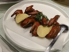 -鞍山大白鲨美食酒店