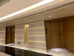 -上海滴水湖皇冠假日酒店