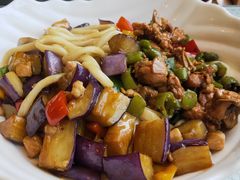 茄子肉丁小公鸡双拼拌面-文三里屯面馆(三里屯店)