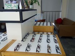 -LOGO眼镜·蔡司品牌折扣店(龙华清湖店)