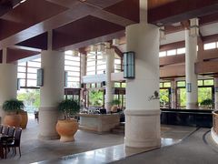 -亚龙湾喜来登·美景台大堂吧