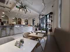 -Fridi Patisserie Cafe