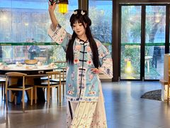 -茅草房·河畔园林火锅