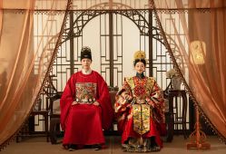 -雪中彩影婚纱摄影·微光艺术中心