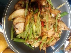 -靠山屯东北农家菜(八龙桥雅苑店)