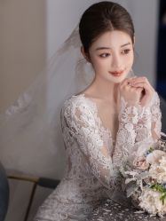 -艾米丽婚纱礼服