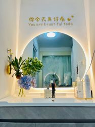 -闺蜜瑜伽·普拉提女性塑形馆