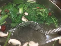 -乡土黄·鲜牛肉火锅·小龙虾(兴业街店)