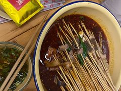 -拈签一笑黄牛肉辣卤串串