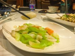 西芹炒鲜鱿-荟廷·晶萃(陆家嘴尚悦湾店)