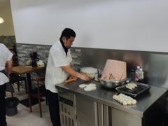 -黄阿姨锅贴大王(万航渡路店)