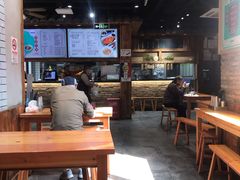 大堂-弄堂咪道-饭香·面香·馄饨香(兴梅店)