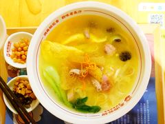 -呷佬·长沙手工米粉(金沙江路店)
