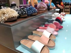 -UGG(燕莎奥特莱斯购物中心店)