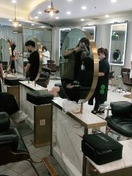 点击看大图 -八佰伴8008星级形象店