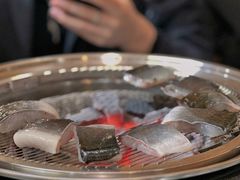 -围炉肉舍•炭烤活鳗•丹东海鲜烤肉(步行街店)