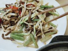 菊花芯炒牛柳-锦粤宫·精致粤菜(深圳北站店)