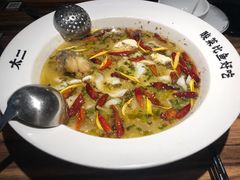 老坛子酸菜鱼（鲈鱼3-4人份）-太二酸菜鱼(广州IFC国金天地店)