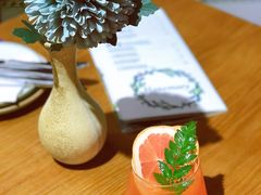 白桃接骨木花气泡水-Rosemary·纽西兰简餐(江南西店)
