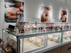 面包甜点陈列柜-爸爸糖吐司面包(重庆解放碑英利大融城店)