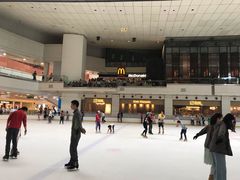 -冰纷万象滑冰场(深圳万象城店)