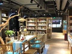-光海书局(南京东路第一百货店)