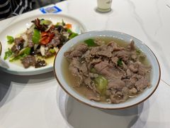 -犇逸·乐山跷脚牛肉·四川现炒(览海店)