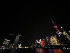 -黄浦江游览十六铺3号码头网红自助餐