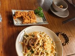 -Cau Go Vietnamese Cuisine