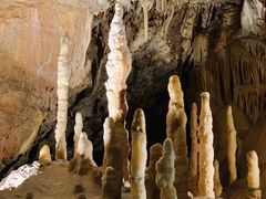 -波斯托伊纳溶洞