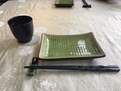 餐具摆设-禅猫日本料理