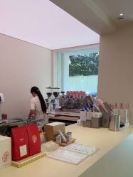 -SALON DE VANHADA
