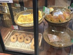 面包甜点陈列柜-BreadTalk面包新语·烘焙蛋糕(高德置地春广场店)