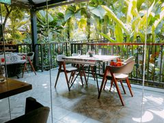 -植物园哈利亚餐厅